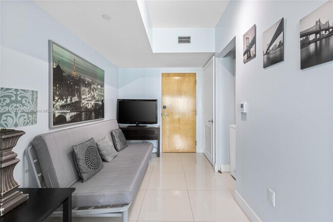 Building Photo - 350 S Miami Ave