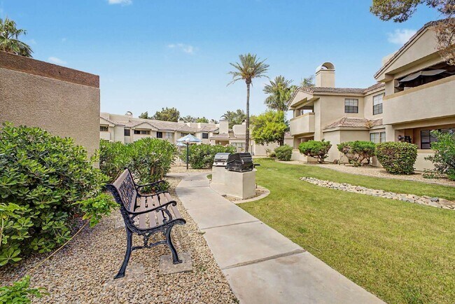 Building Photo - 6885 E Cochise Rd