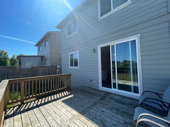 Building Photo - 4Bd/2.5Ba Gresham Home ~ Community Playgro...