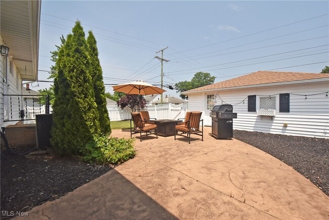 Building Photo - 37 E Meadowlawn Blvd