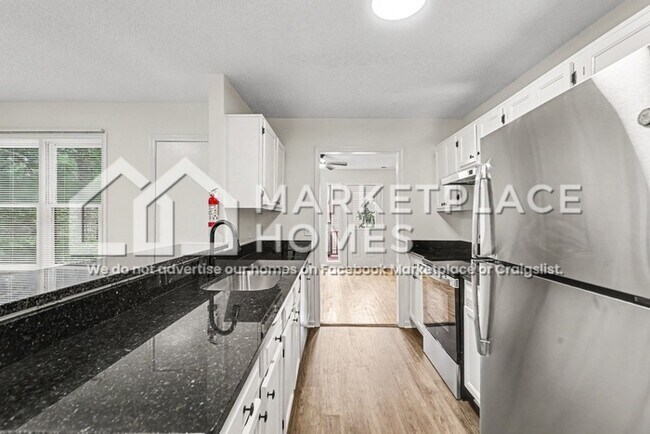 Building Photo - 3252 Greenhill Ct