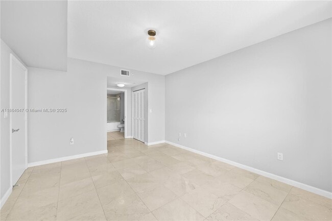 Building Photo - 19501 W Country Club Dr