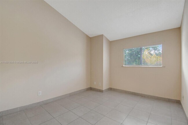 Building Photo - 3453 NW 44th St