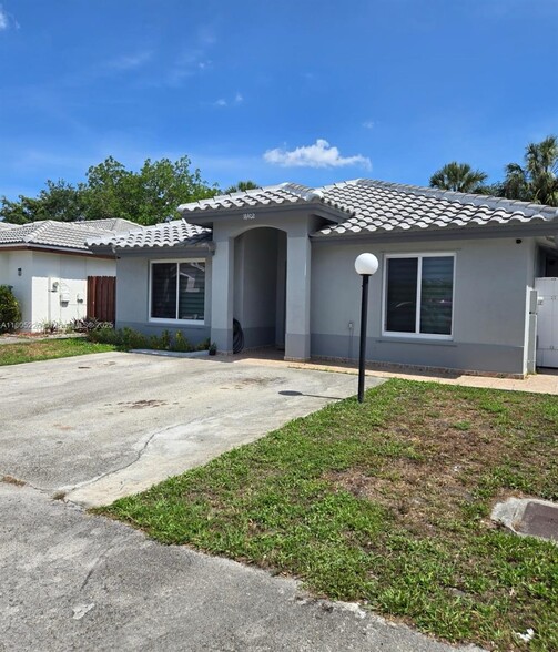 Primary Photo - 18402 NW 56th Pl