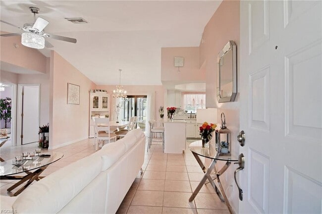 Building Photo - 4531 SW 14th Pl