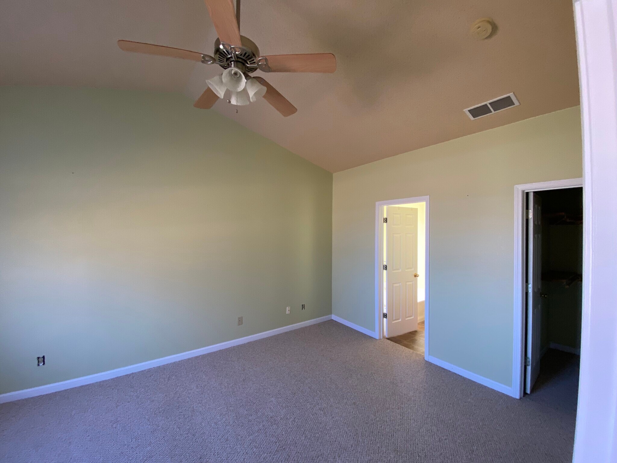 Building Photo - 753 Forest Green Dr