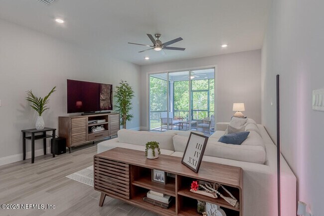 Building Photo - 348 Clifton Bay Lp
