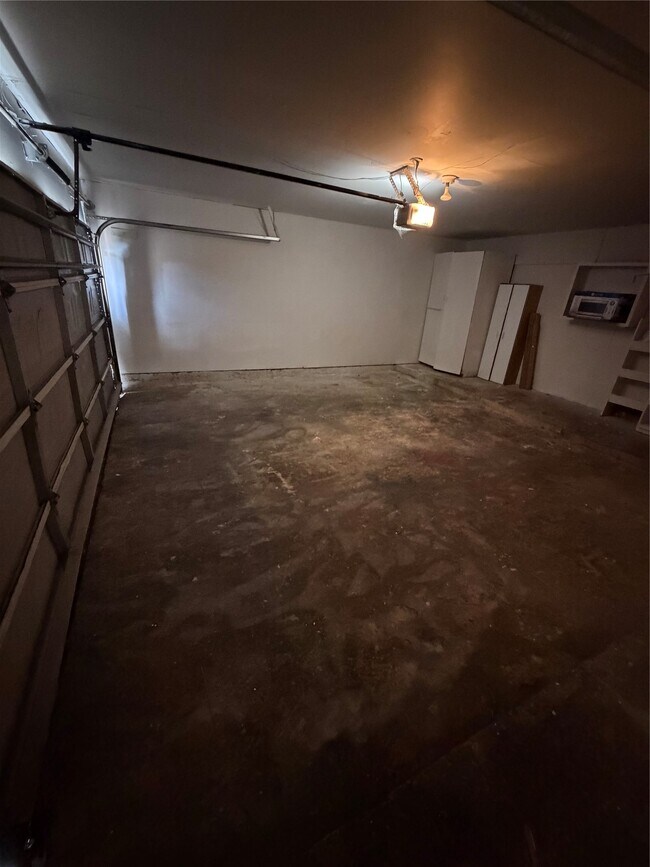 Building Photo - 6618 McCullum Rd