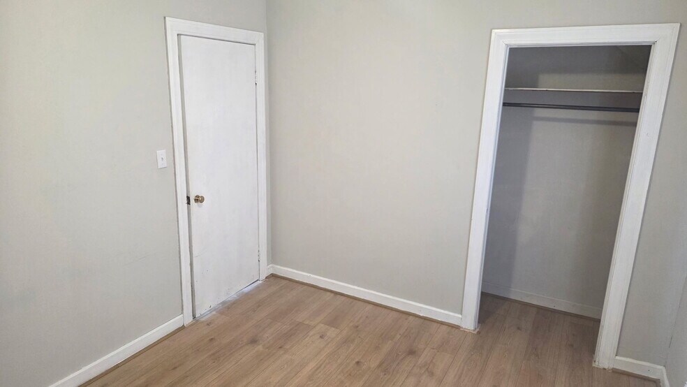 Building Photo - 12 Crown St