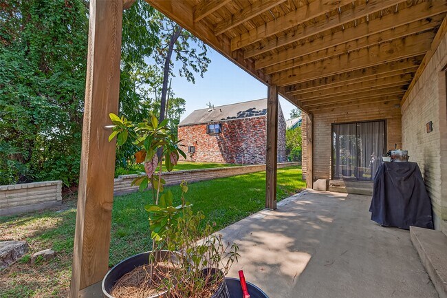 Building Photo - 5815 Green Terrace Ln