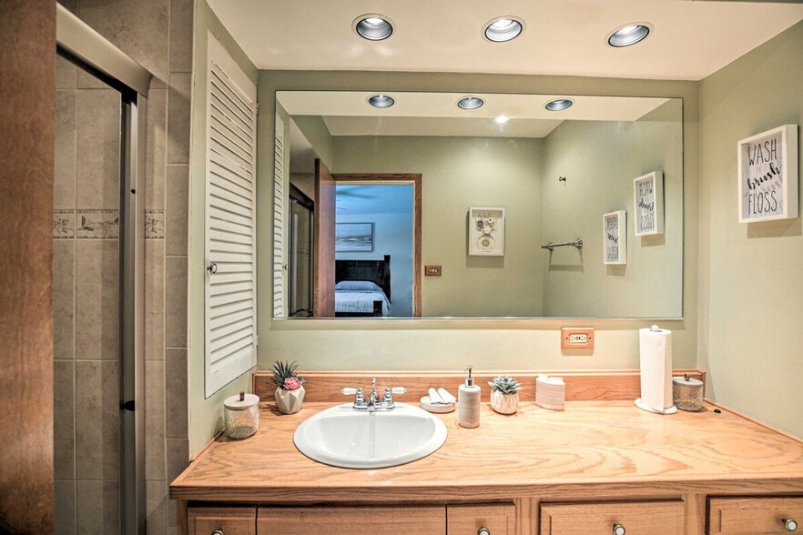 Building Photo - 514 N Arizona Ave