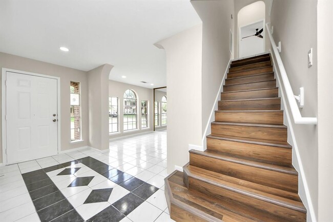 Building Photo - 16731 Sussex Dr