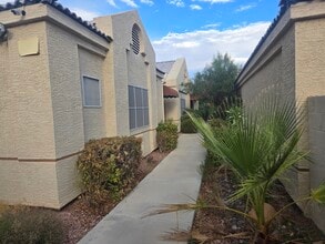 Building Photo - 413 Mill Hollow Rd