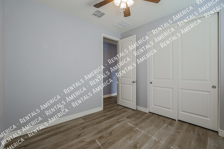 Building Photo - 4217 W Winston Dr