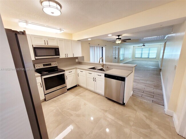 Building Photo - 8351 S Coral Cir