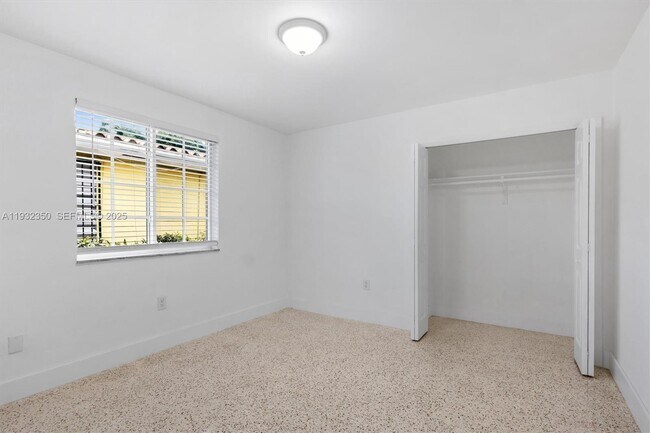 Building Photo - 3500 SW 26th St