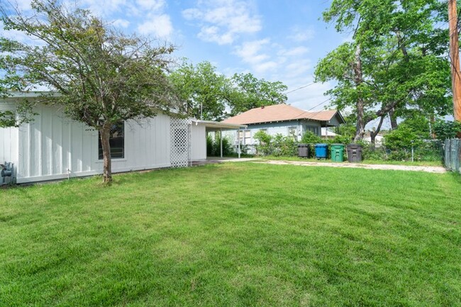 Building Photo - 407 Lovera Blvd