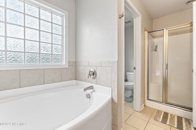 Building Photo - 757 Radiant Dr