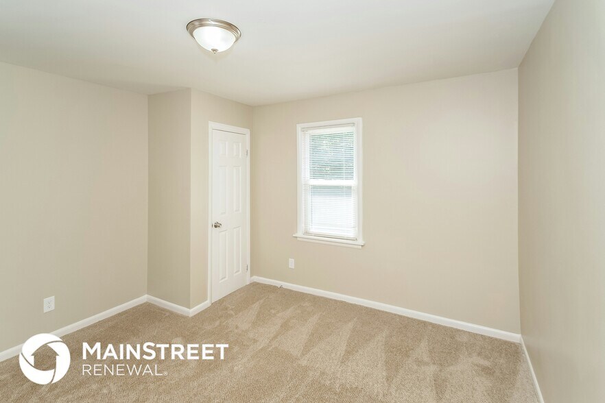 Building Photo - 2701 22nd St SW