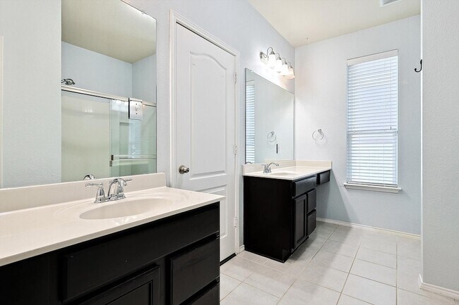 Building Photo - 9205 Benevolent Ct
