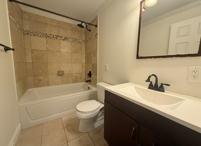 Building Photo - 2430 E Gordon St