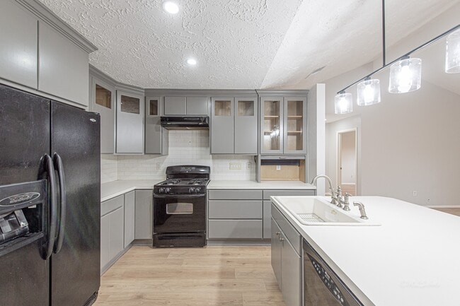 Building Photo - 20055 Fort Stanton Dr