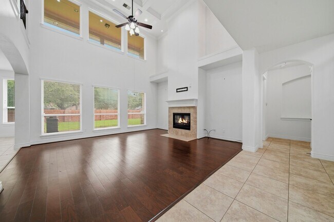 Building Photo - 33 Combwell Garden