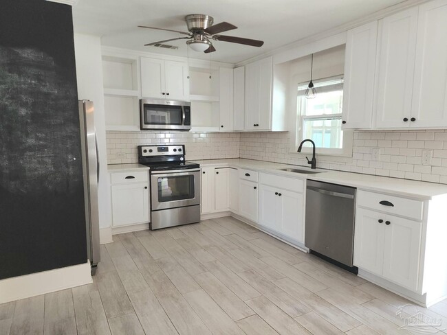 Building Photo - 2781 N 16th Ave