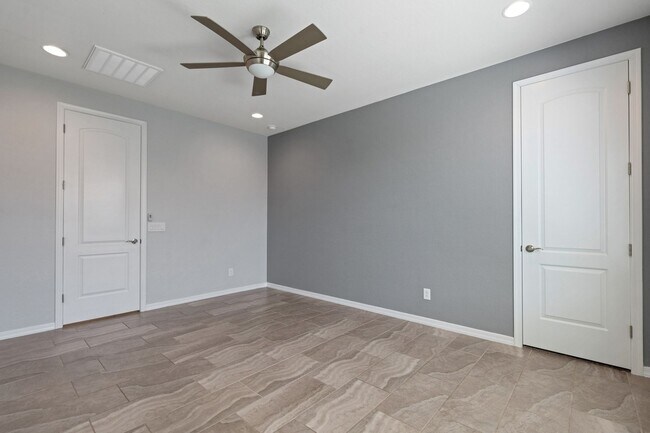 Building Photo - Immaculate & Move-In Ready – Upscale 3BR/2...