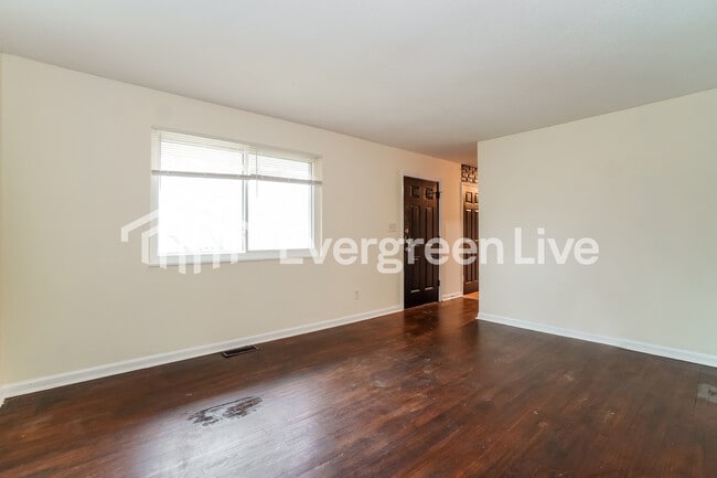 Building Photo - 1824 Nason Ave