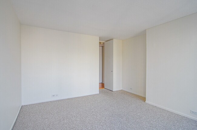 Building Photo - 405 N Wabash Ave