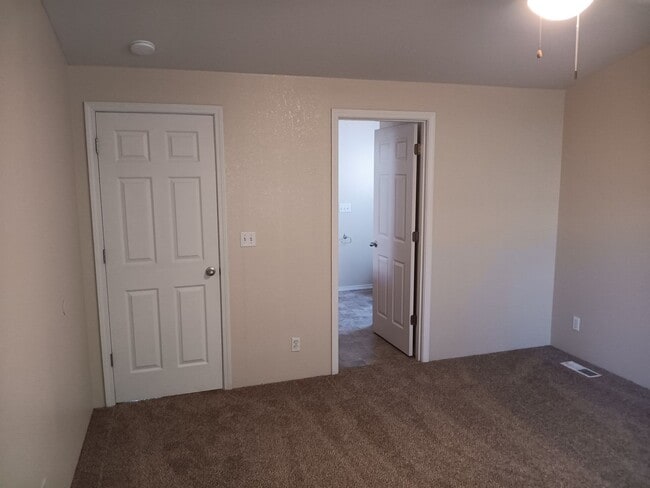 Building Photo - Cozy and Spacious Home for Rent
