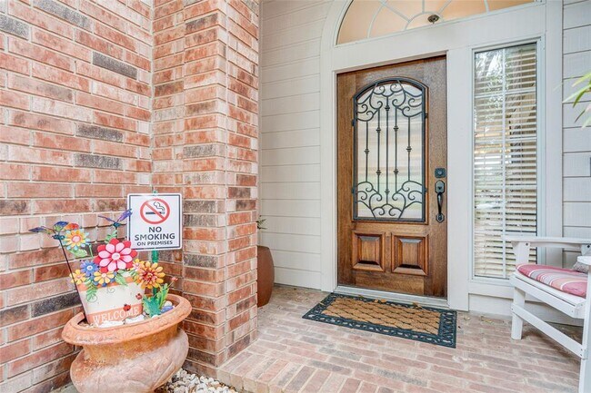 Building Photo - 1209 Lacey Oak Loop