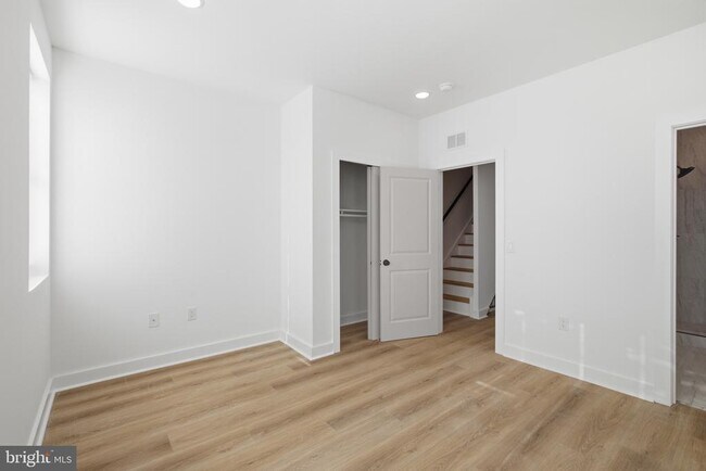 Building Photo - 2126 N Percy St