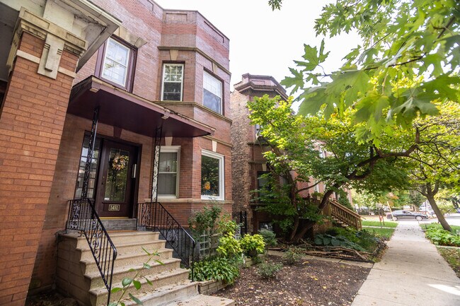 Building Photo - 1451 W Thome Ave