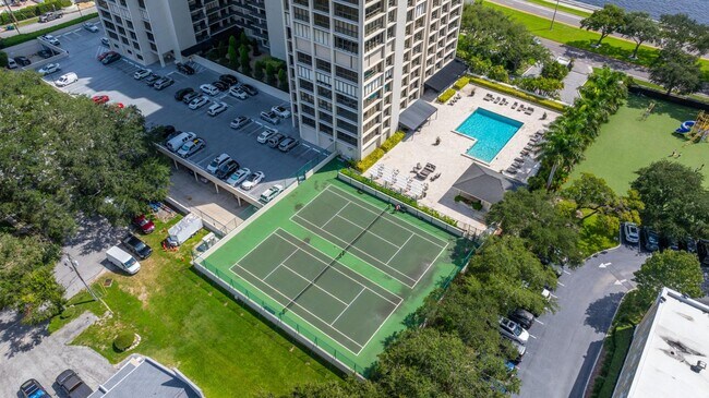 Building Photo - 3301 Bayshore Blvd