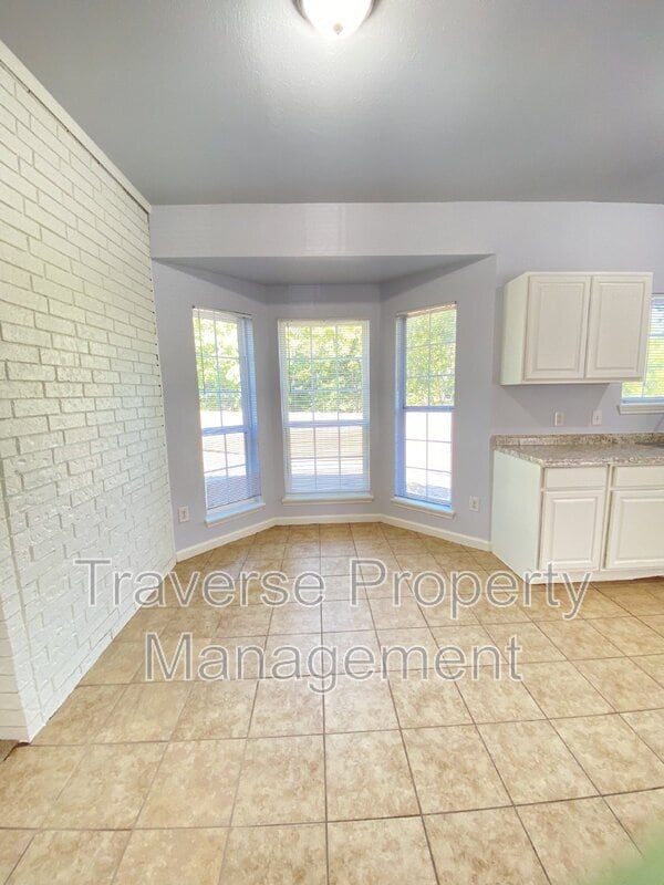 Building Photo - 903 Freshwood Ct