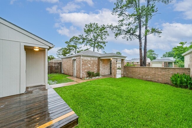 Building Photo - 18515 Meadows Way Dr