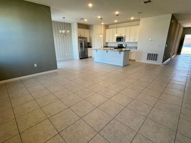 Building Photo - 1255 Normandy Dr