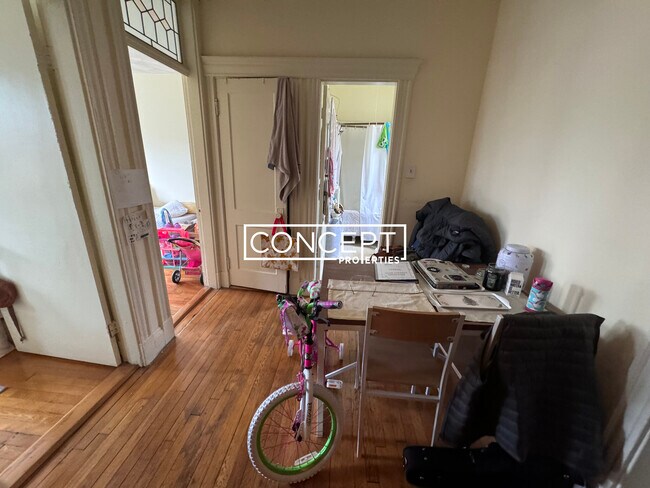 Building Photo - 124 Peterborough St