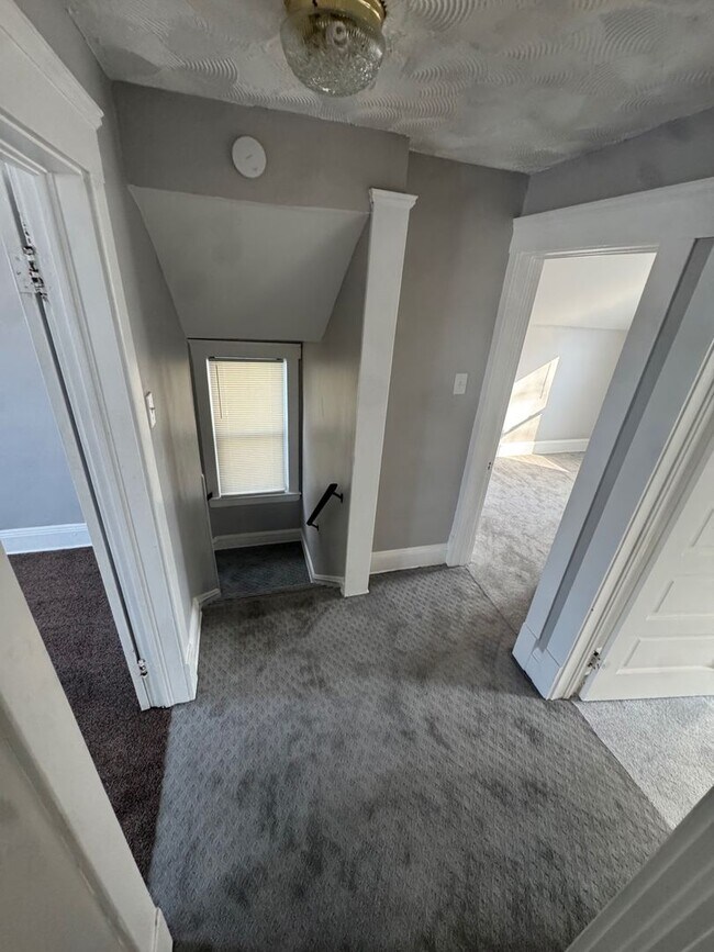 Building Photo - Well-Maintained 3-Bedroom Single-Family Home – $1,450 Rent | Cleveland