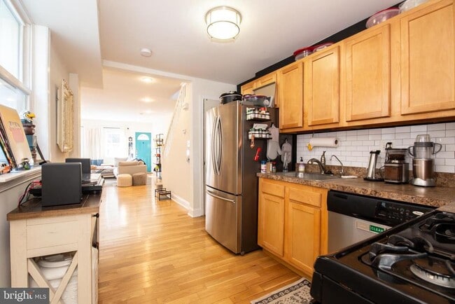 Building Photo - 811 N Judson St