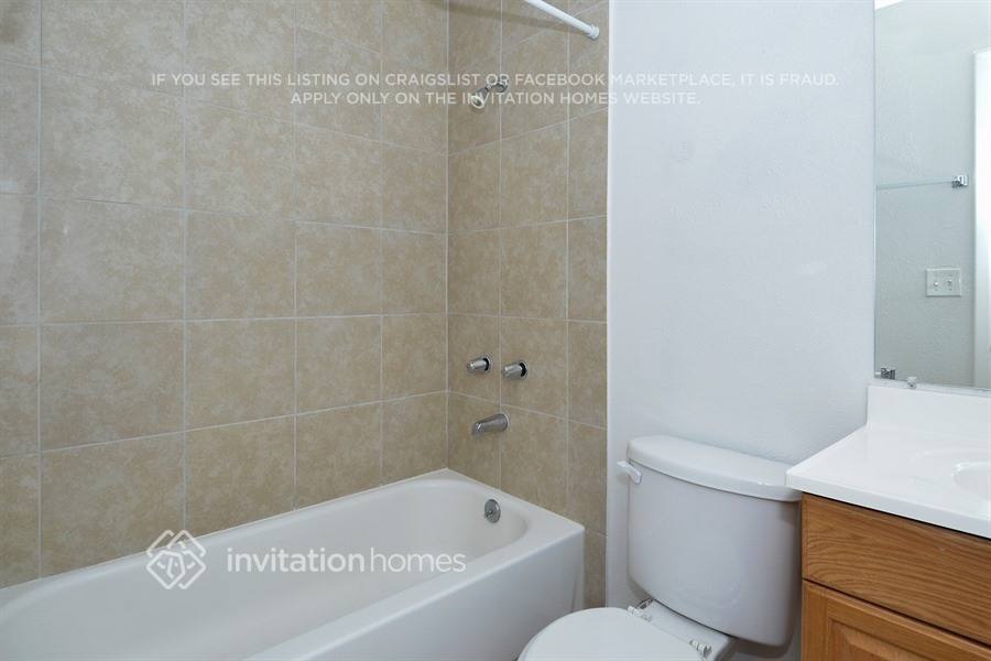 Building Photo - 2881 S Olathe Ct