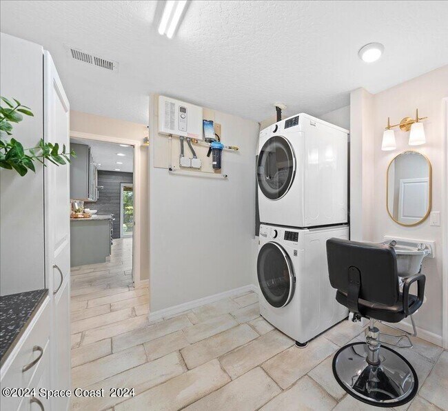 Building Photo - 219 Fifth Ave