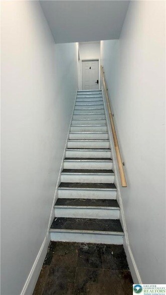 Building Photo - 202 E Hamilton St