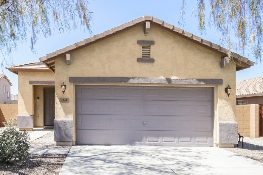 Primary Photo - 2174 W Gold Dust Ave