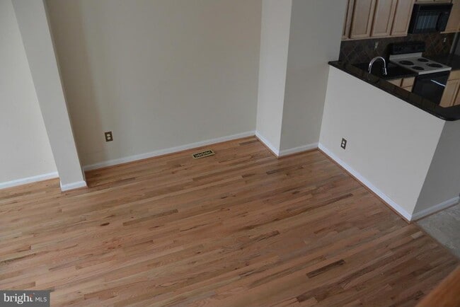 Building Photo - 5302 Chieftain Cir