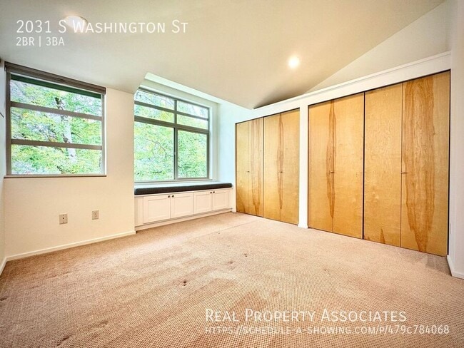 Building Photo - 2031 S Washington St