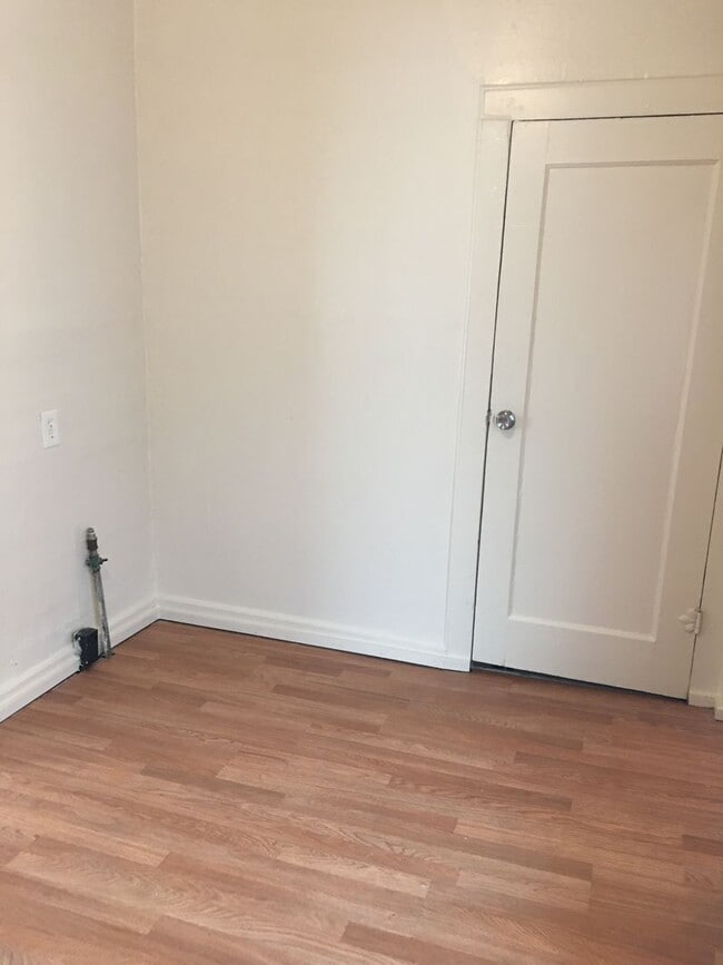 Building Photo - 810-888-7300