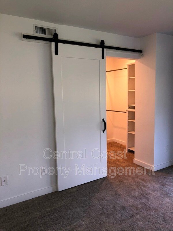 Building Photo - 3850 Rio Rd